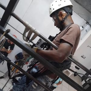 Quem faz o Curso NR 10 SEP, também faz o Curso NR 35 Trabalho em Altura.